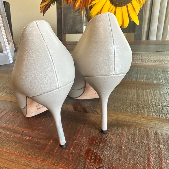 🍾💟🥂AUTHENTIC GUCCI Leather Platform tan/cream Pumps - Great Condition!🍾🥂 - Picture 11 of 16
